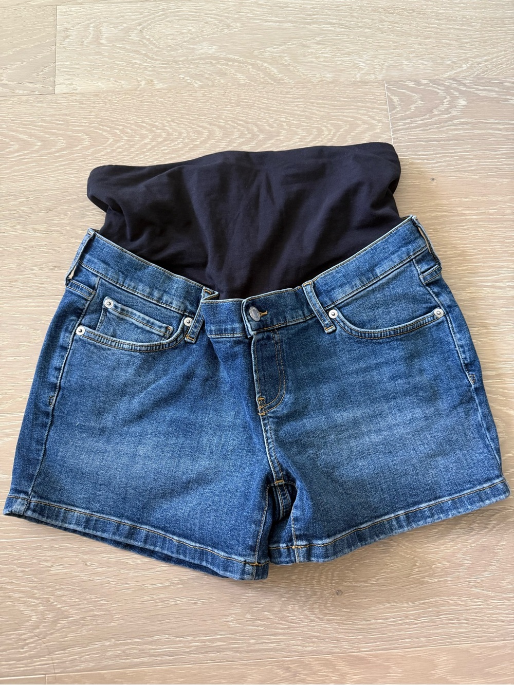 Gap Maternity Full Panel Denim Shorts NWOT